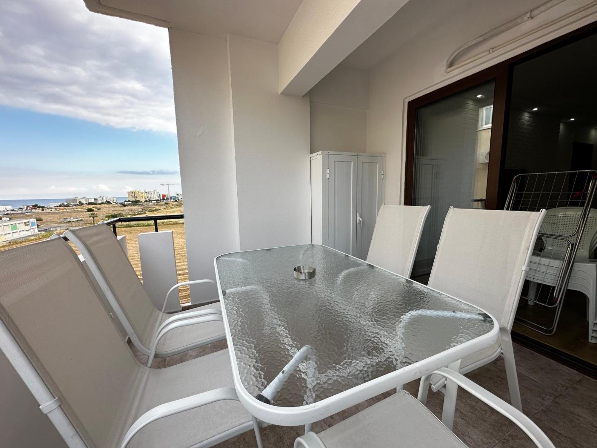 Maestro Sea - View Apartment Ларнака Екстер'єр фото